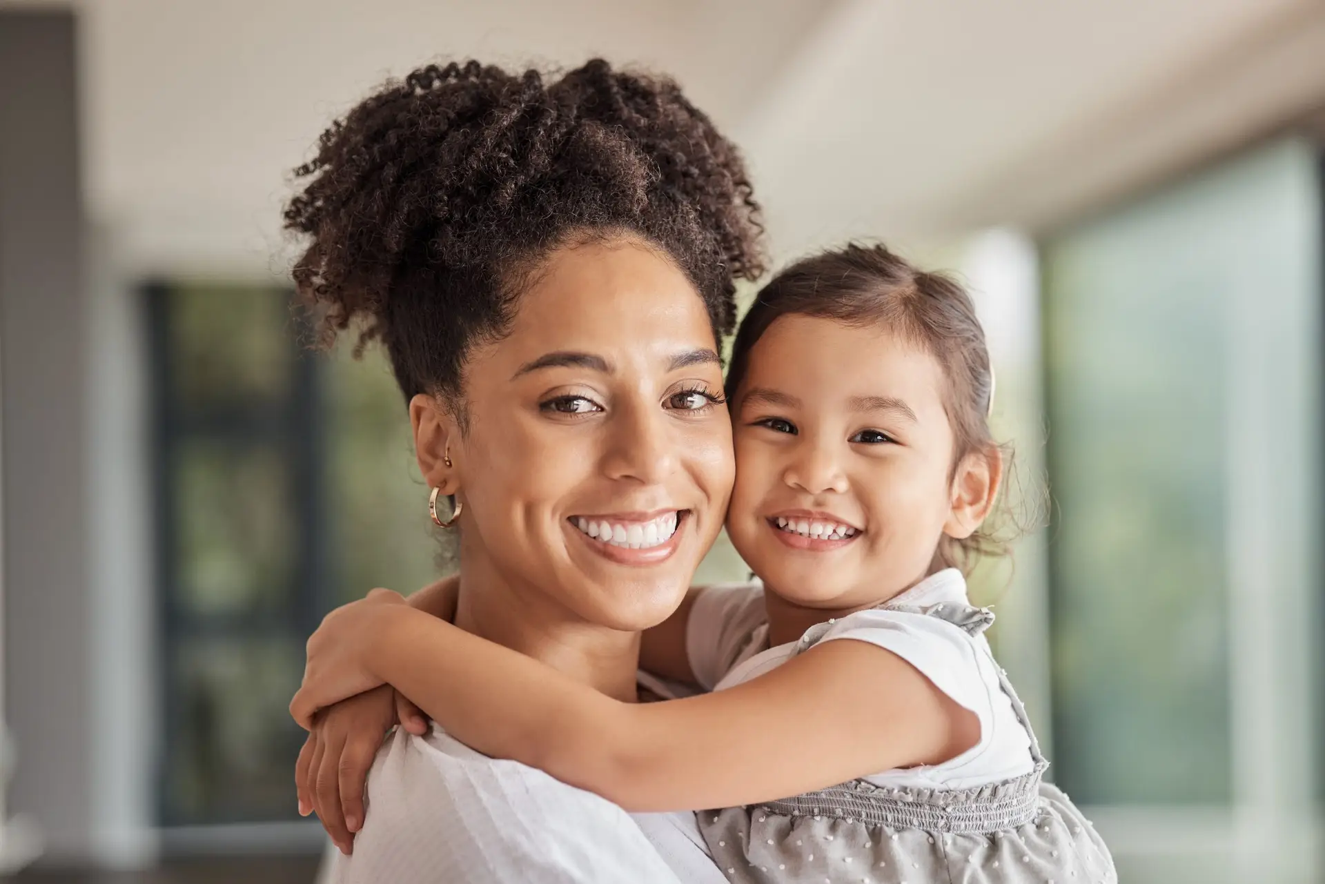 How Online Therapy Apps Bring Mothers and Daughters Together