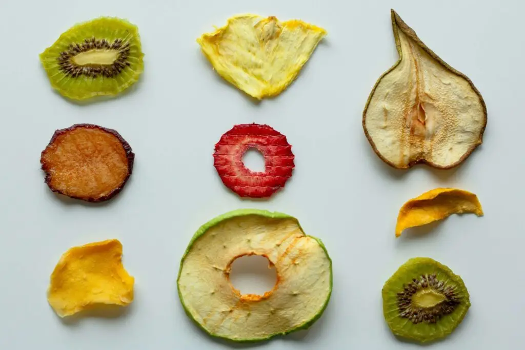 different types of dried fruit