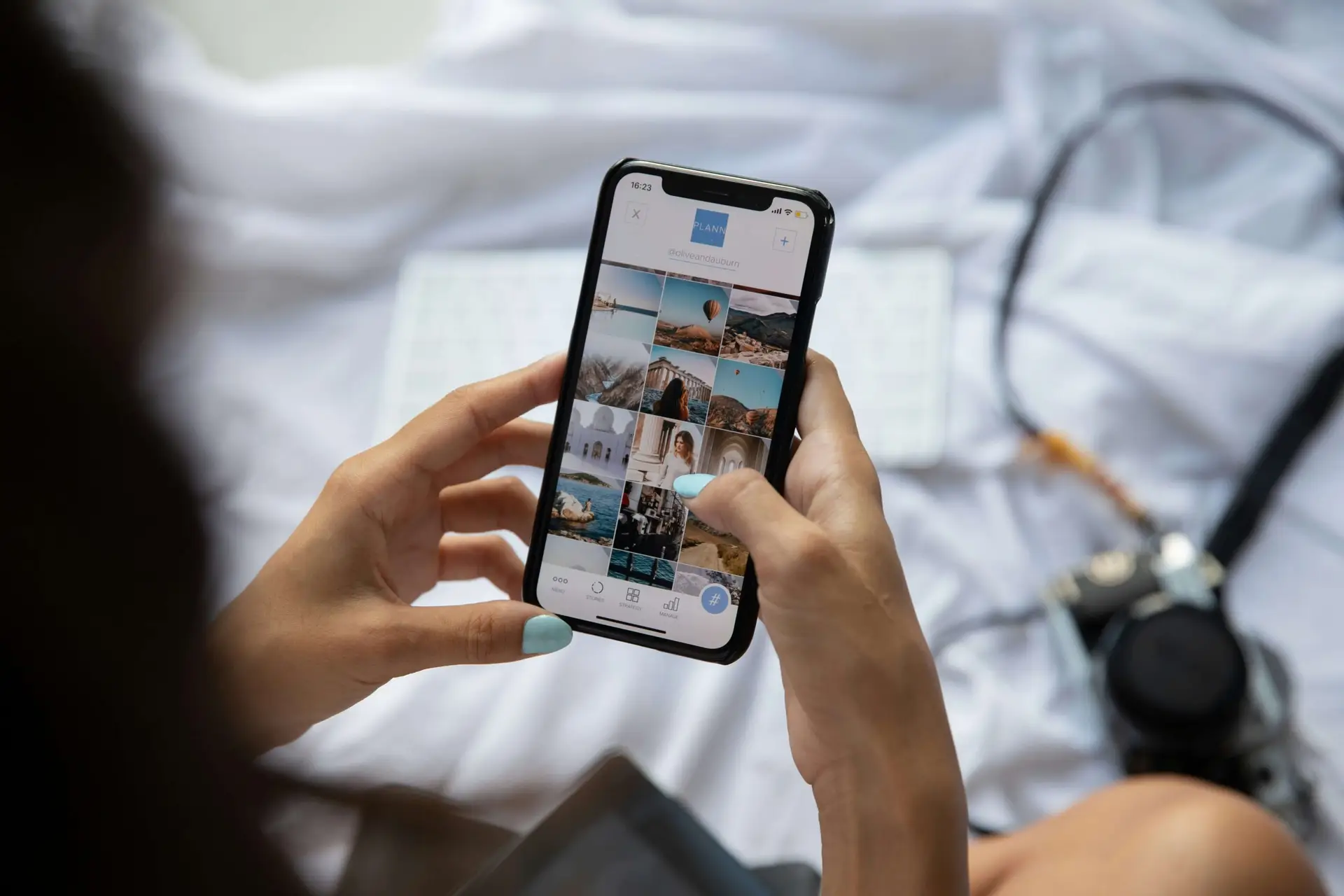 girl using smartphone to plan out social media