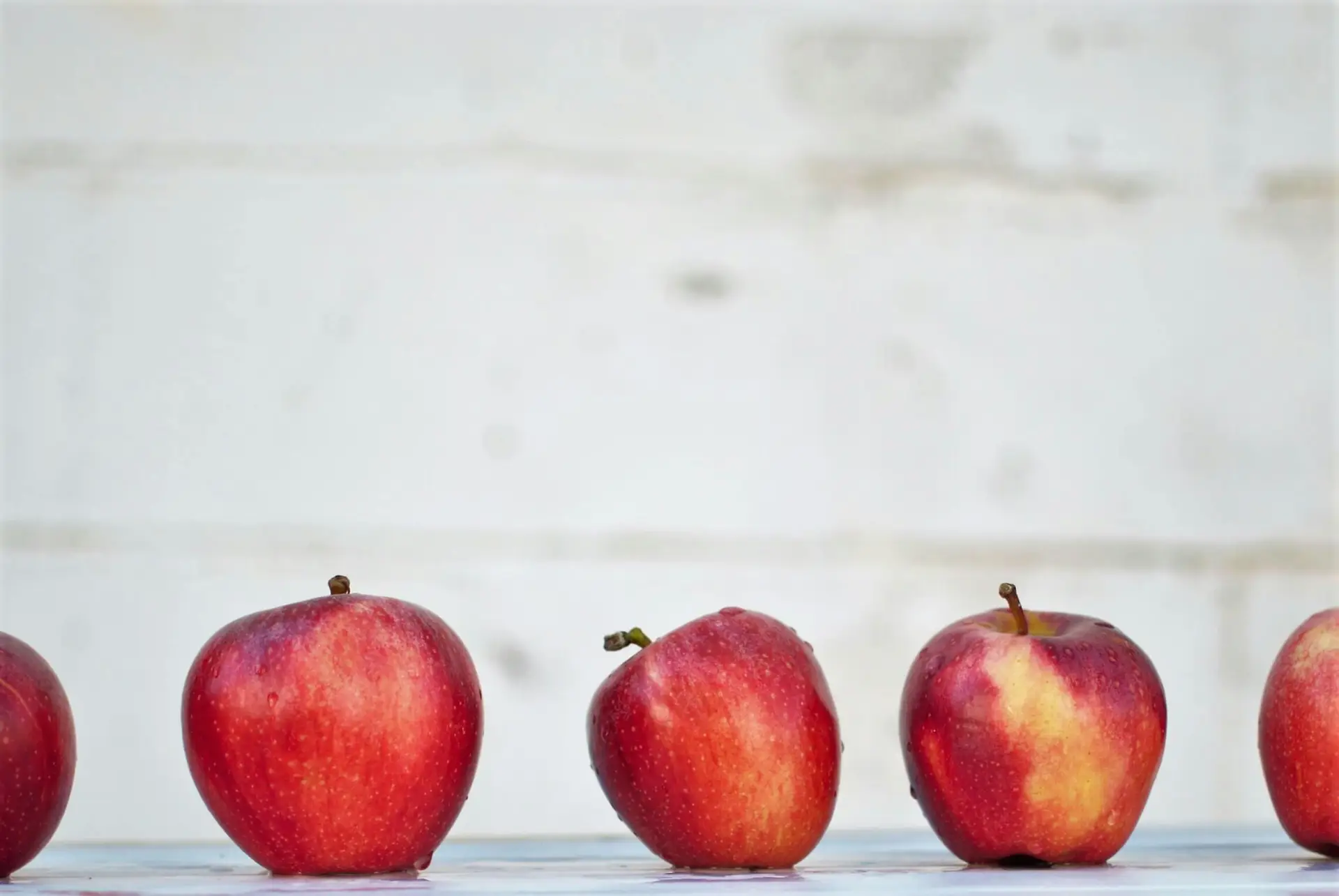 apples with water droplets